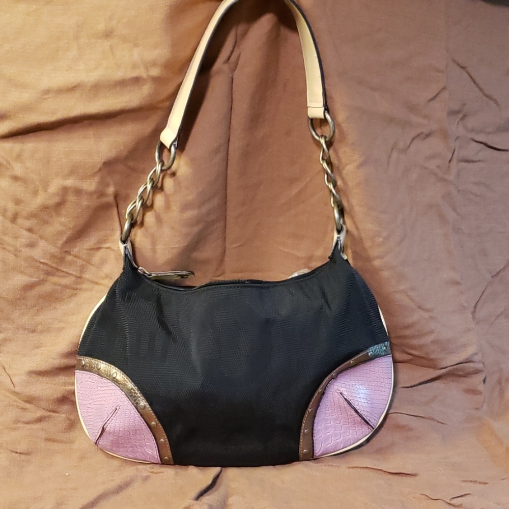 Emilie M Purse - Picture 5 of 8